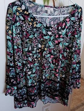 Style & Co. Black Floral Scoop Neck Long Sleeve Top with Mint and Pink Leaves 2x